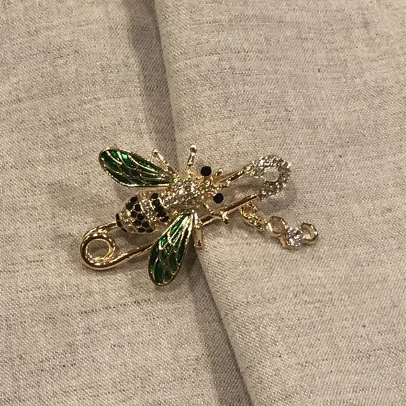 Bee Pin Brooch - Picture 1 of 5